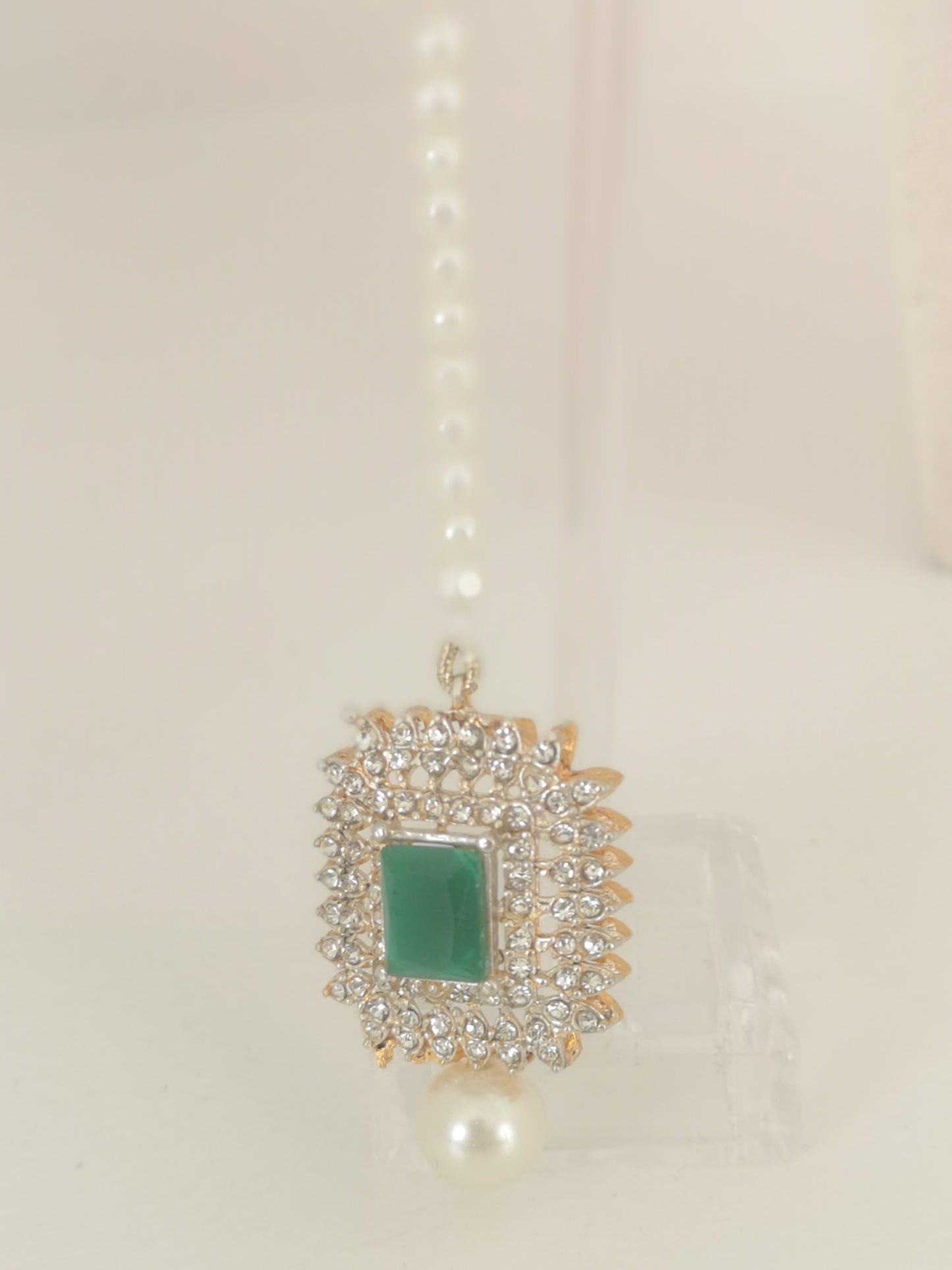 Pearl Choker Set - Dark Green
(Choker Earrings, Pendant Necklace and Teeks)
