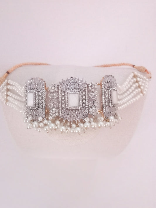 Choker Set in Pearls and Rhinestones - White