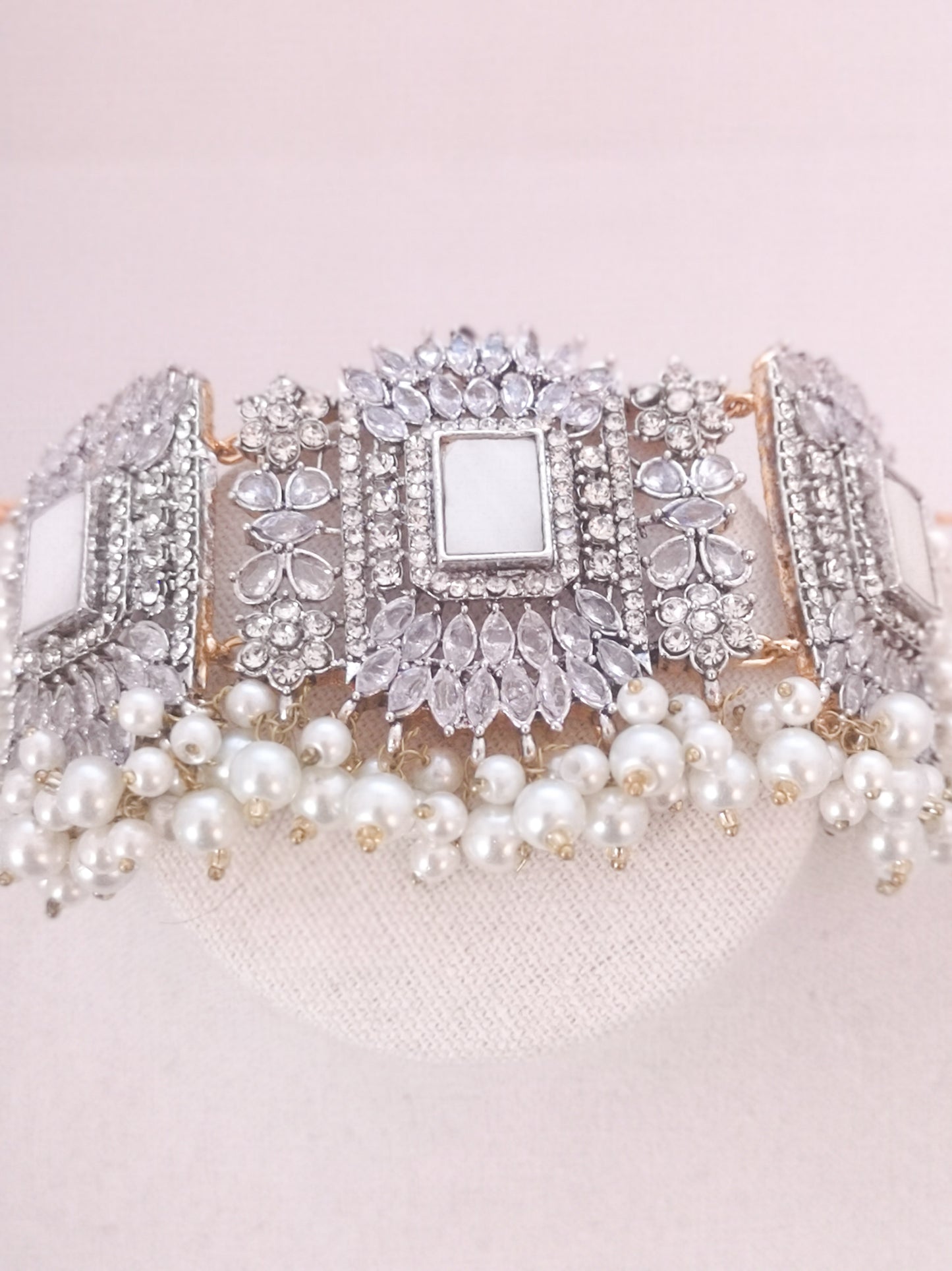 Choker Set in Pearls and Rhinestones - White