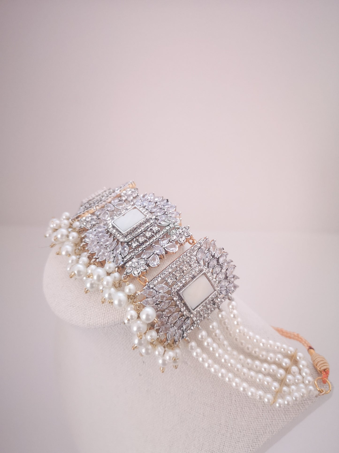 Choker Set in Pearls and Rhinestones - White