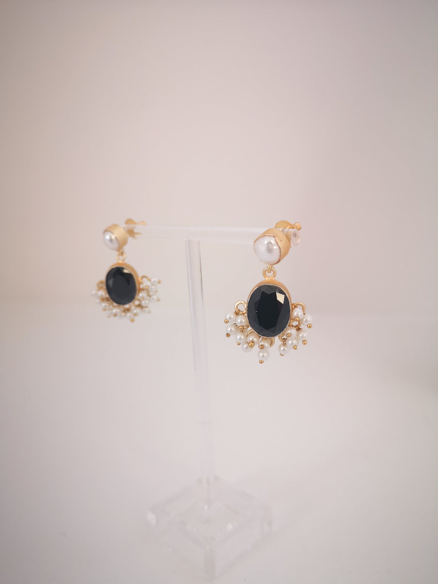 Classic Mimi Freshwater Pearl, Gold Plated, Natural Stone Set (Earrings, Pendant Necklace and Bracelet)