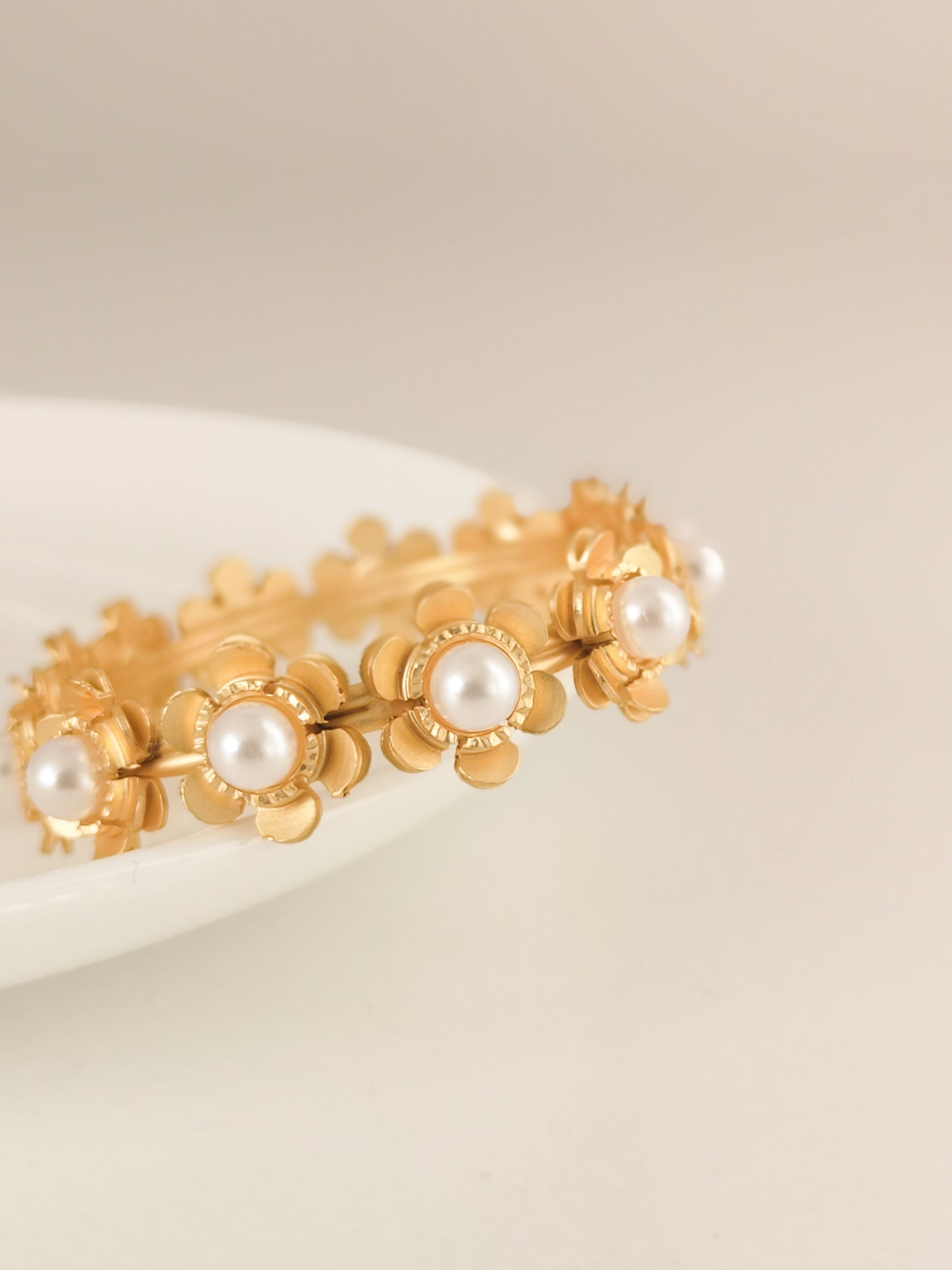 Classic Mimi Freshwater Pearl Bangle