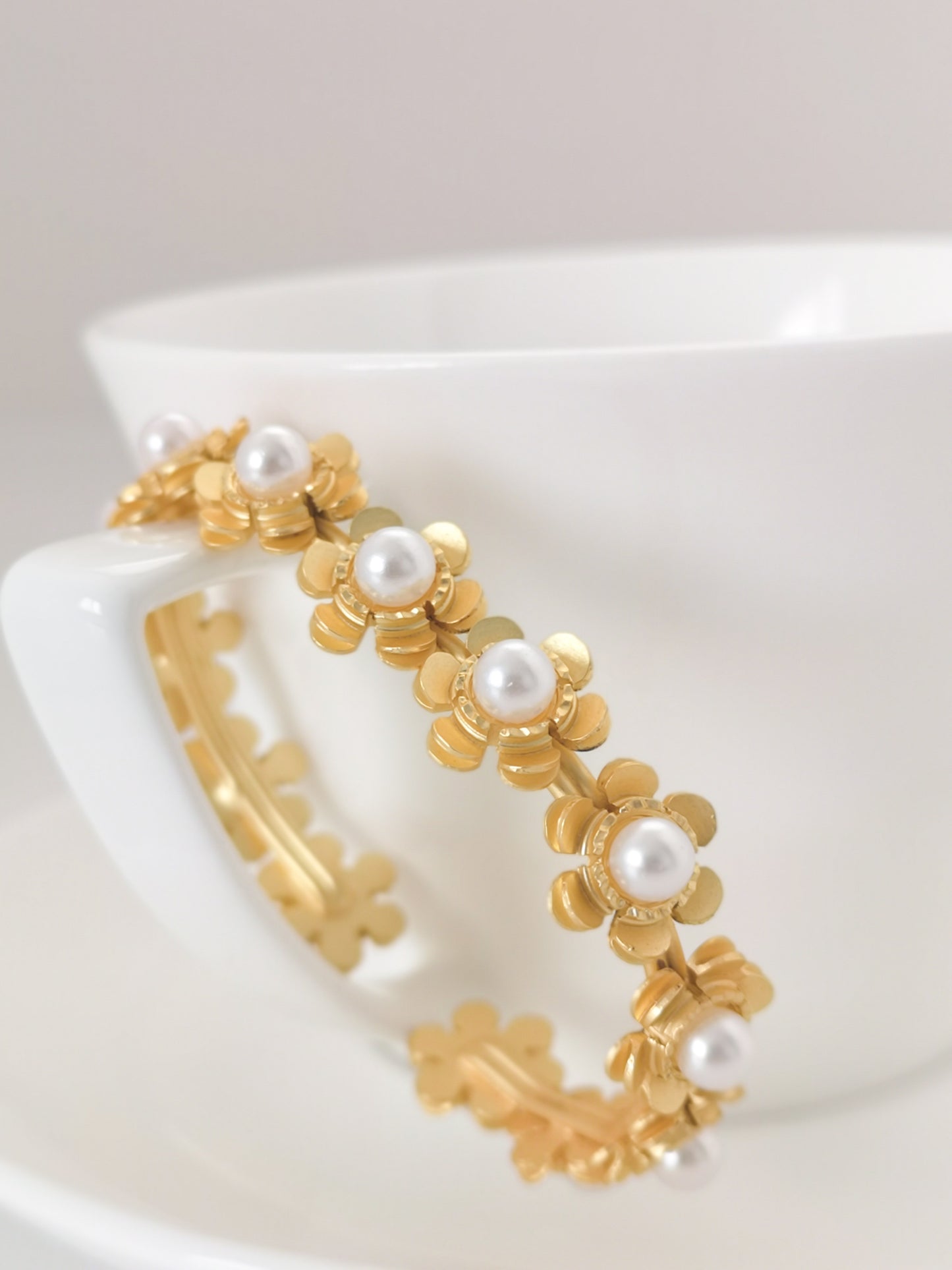 Classic Mimi Freshwater Pearl Bangle