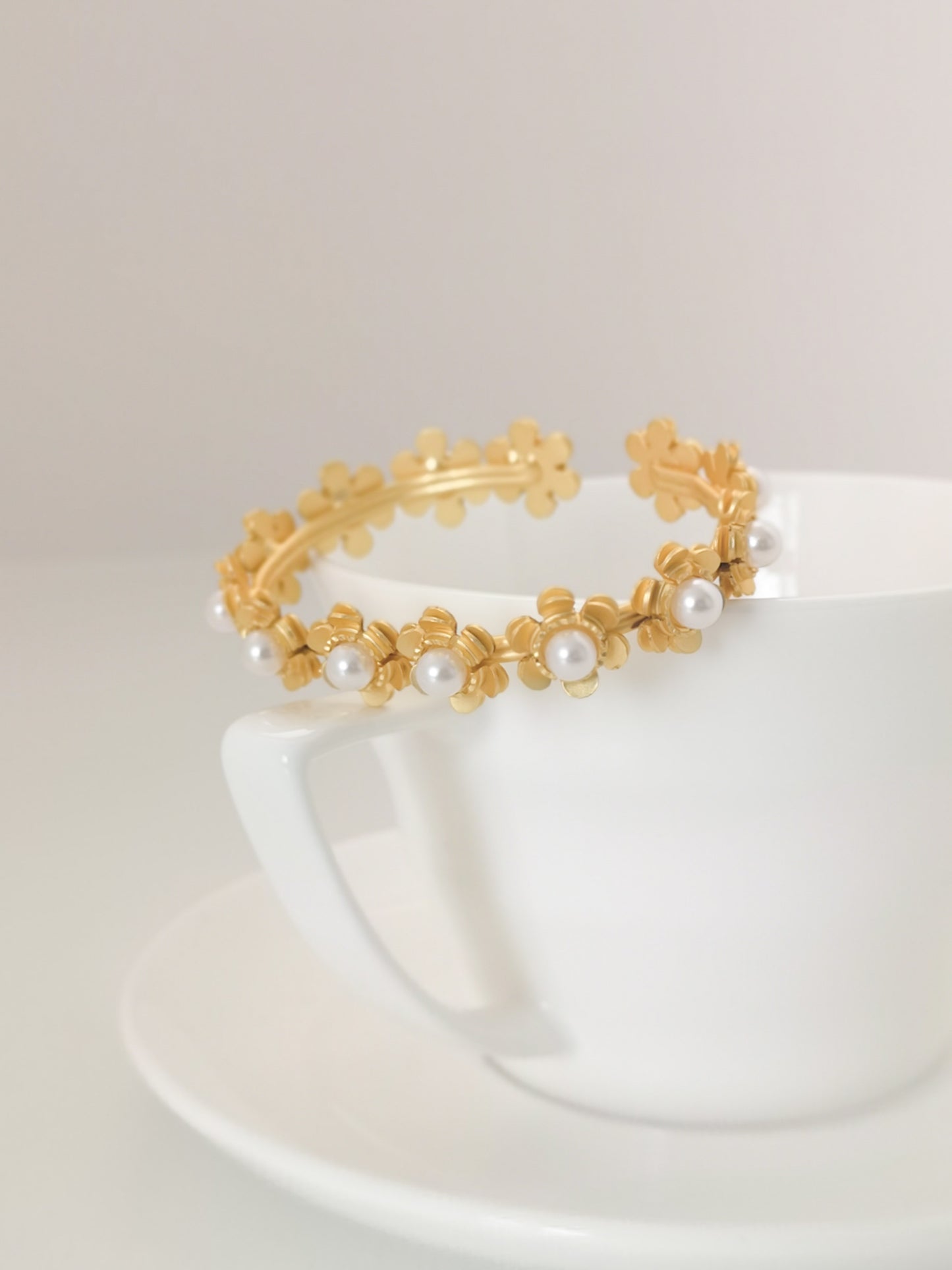 Classic Mimi Freshwater Pearl Bangle