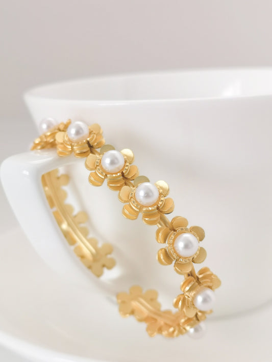 Classic Mimi Freshwater Pearl Bangle