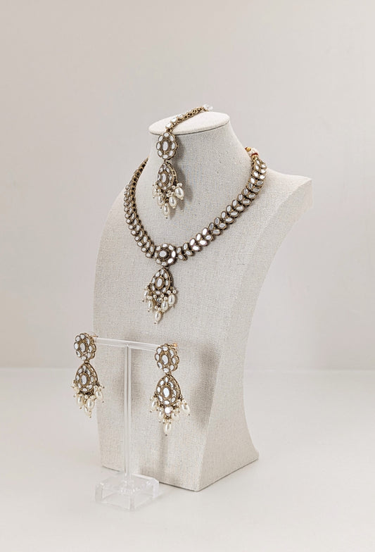 Mirror Necklace, Earrings and Teeka Set