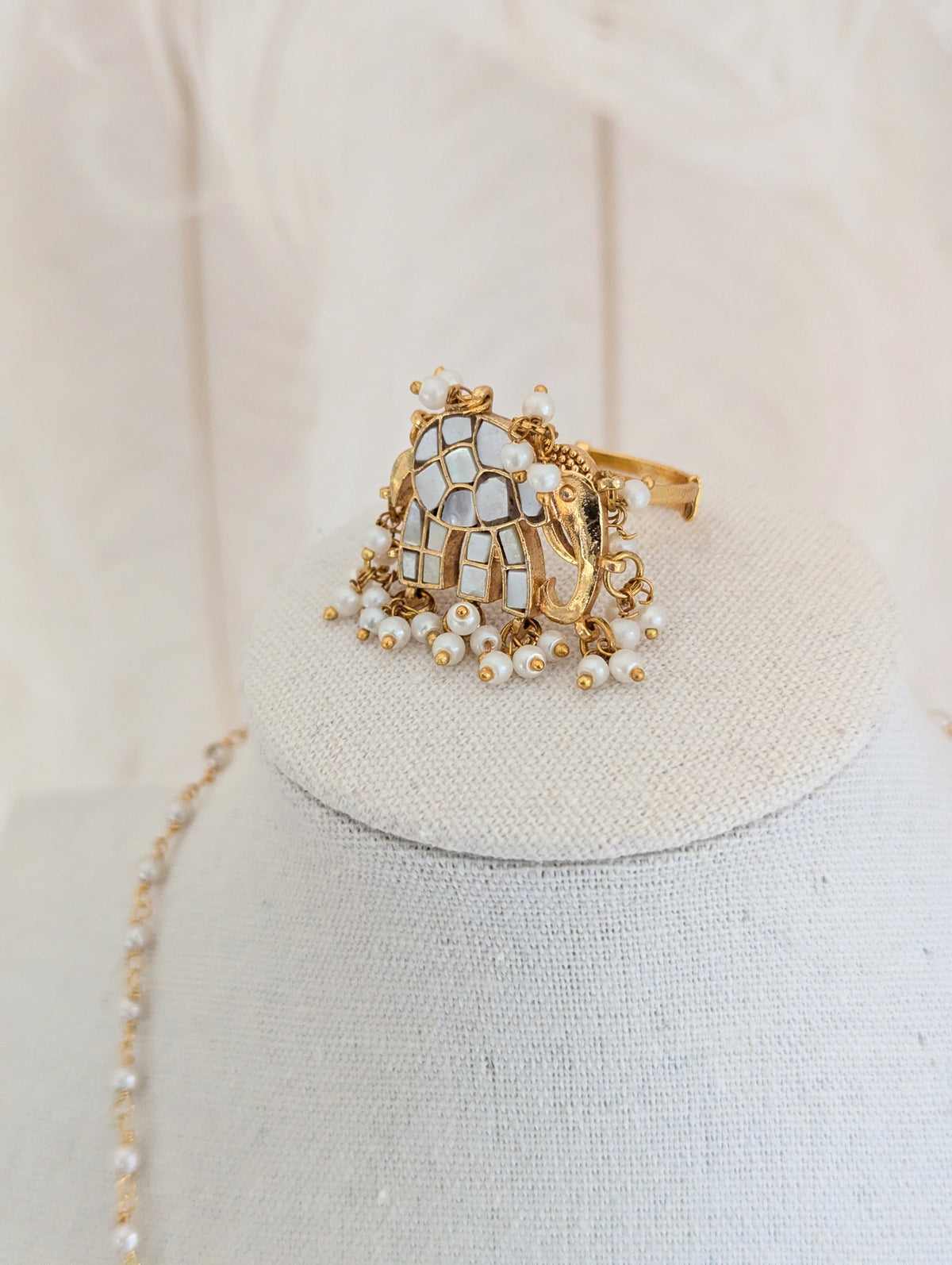 The Royal Ivory - Set (ring included)