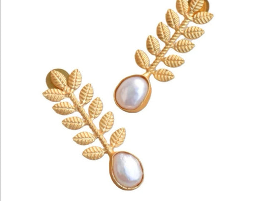 Classic Mimi Fresh Water Pearls Earrings - Leaves