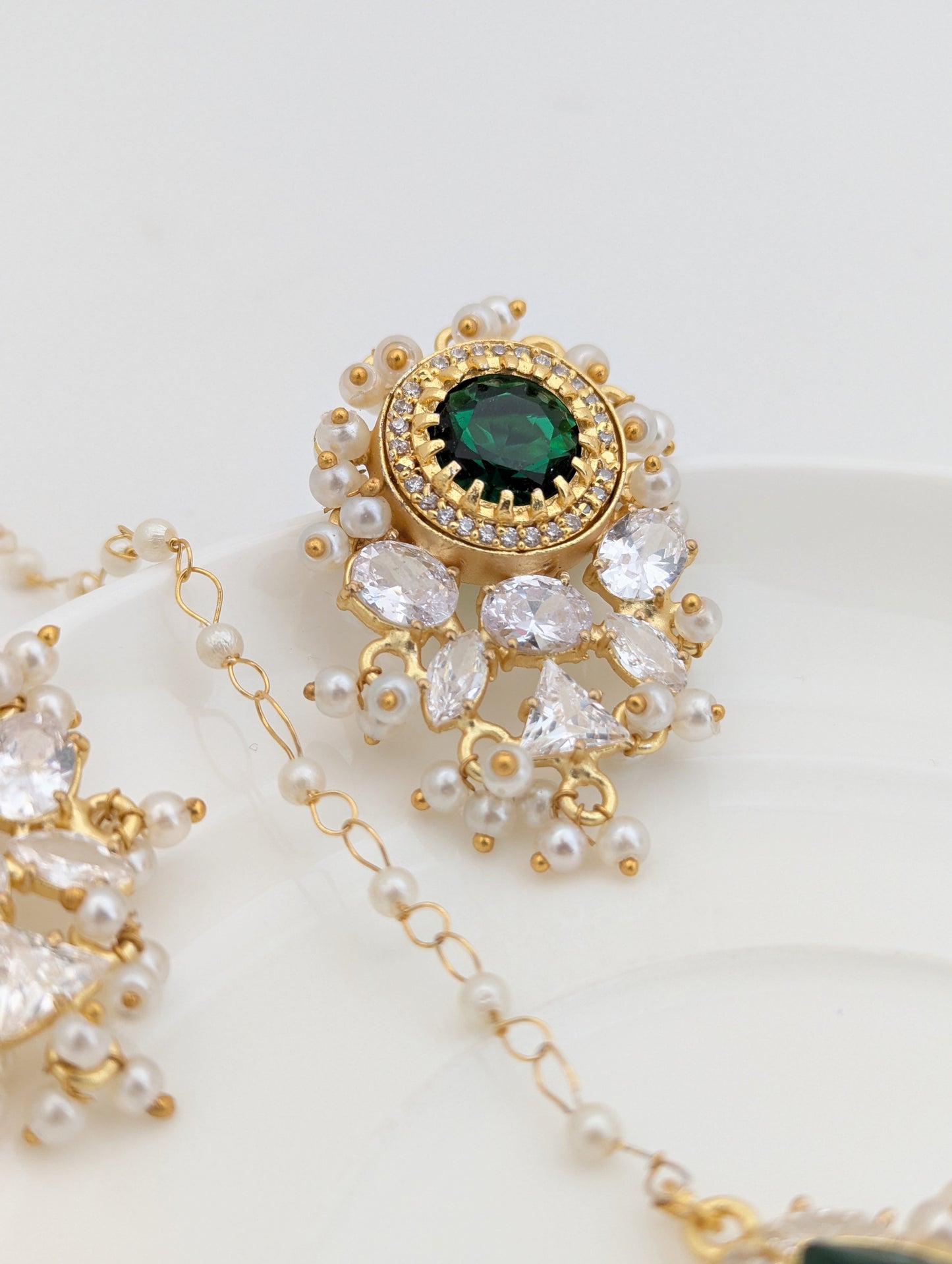 Classic Freshwater Pearl - Emerald Aura