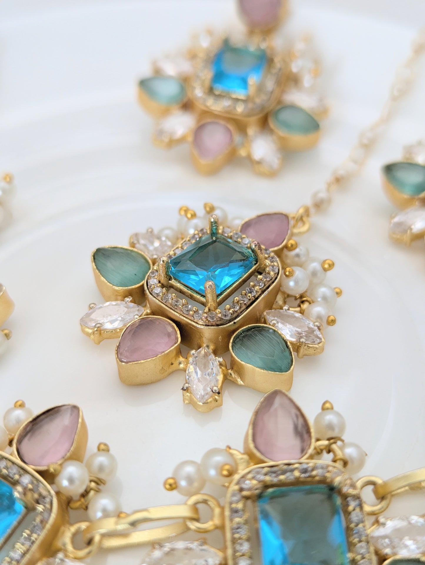 Classic Freshwater Pearl - Aqua Aura