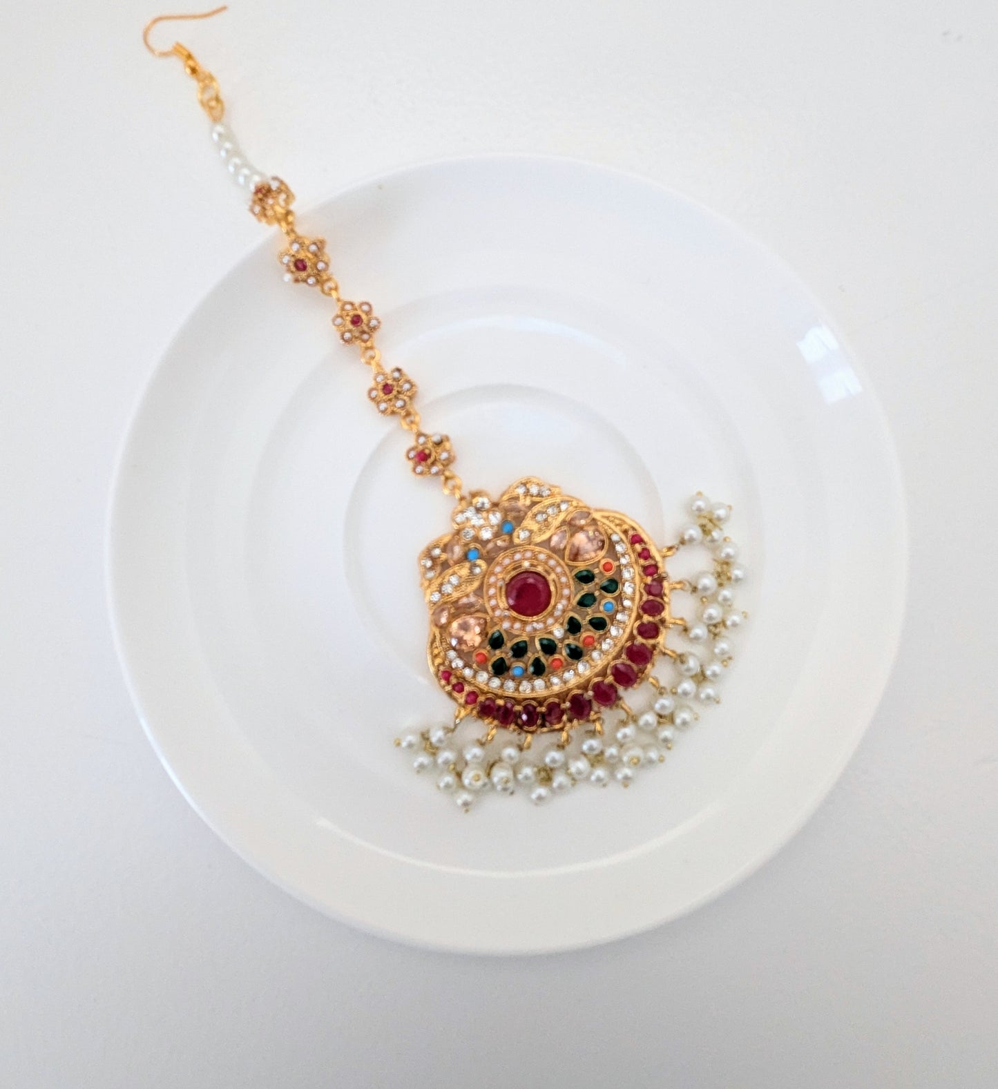 Set - Maang Tikka and Earrings - Red