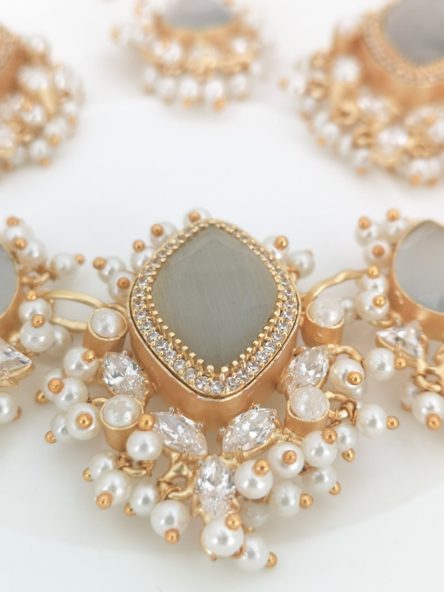 Classic Mimi Freshwater Pearl Collection - Mona Lisa Crystals and Zircon, Gold Plated - Grey/Silver Set