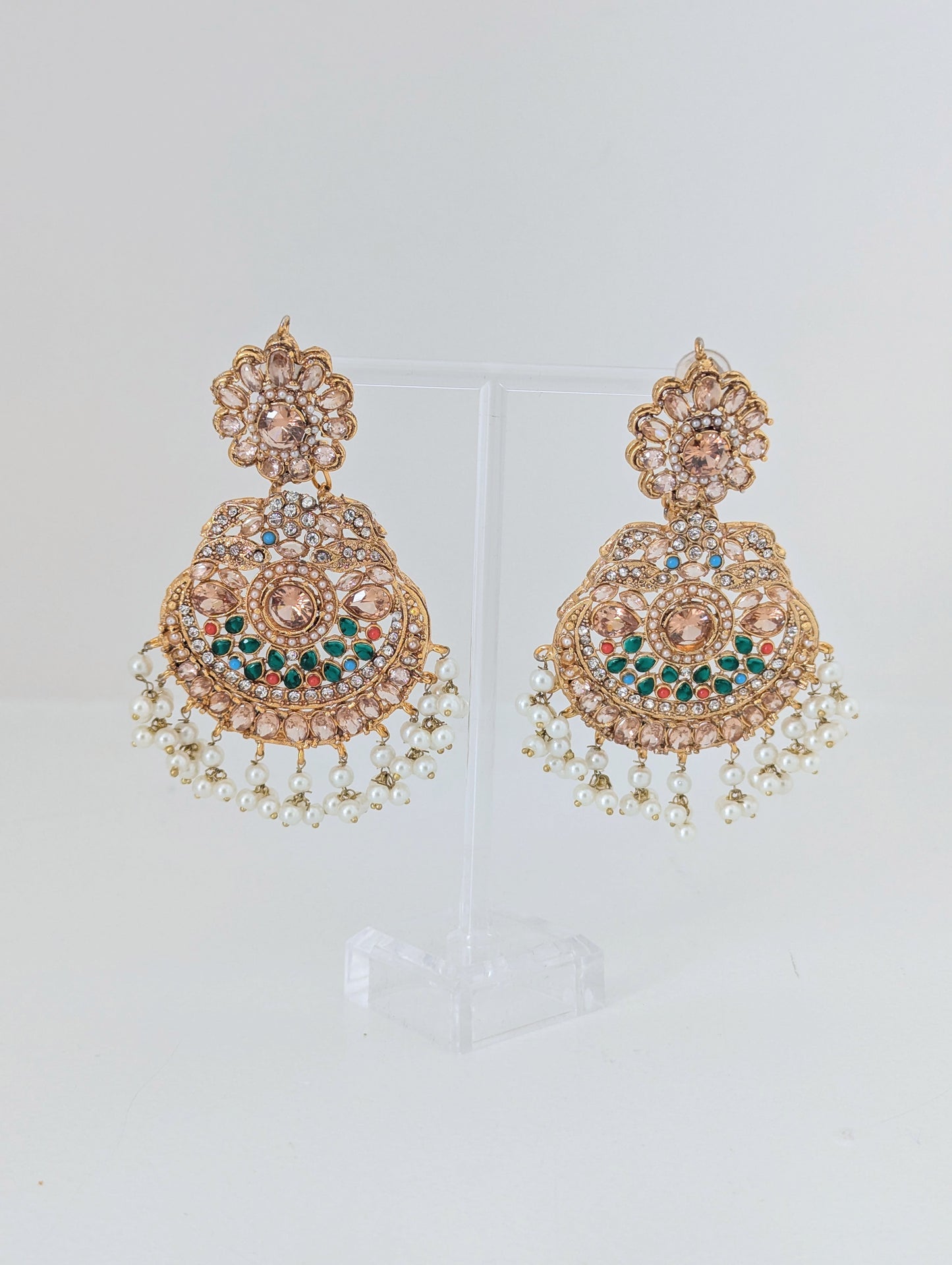 Set - Maang Tikka and Earrings - Champagne