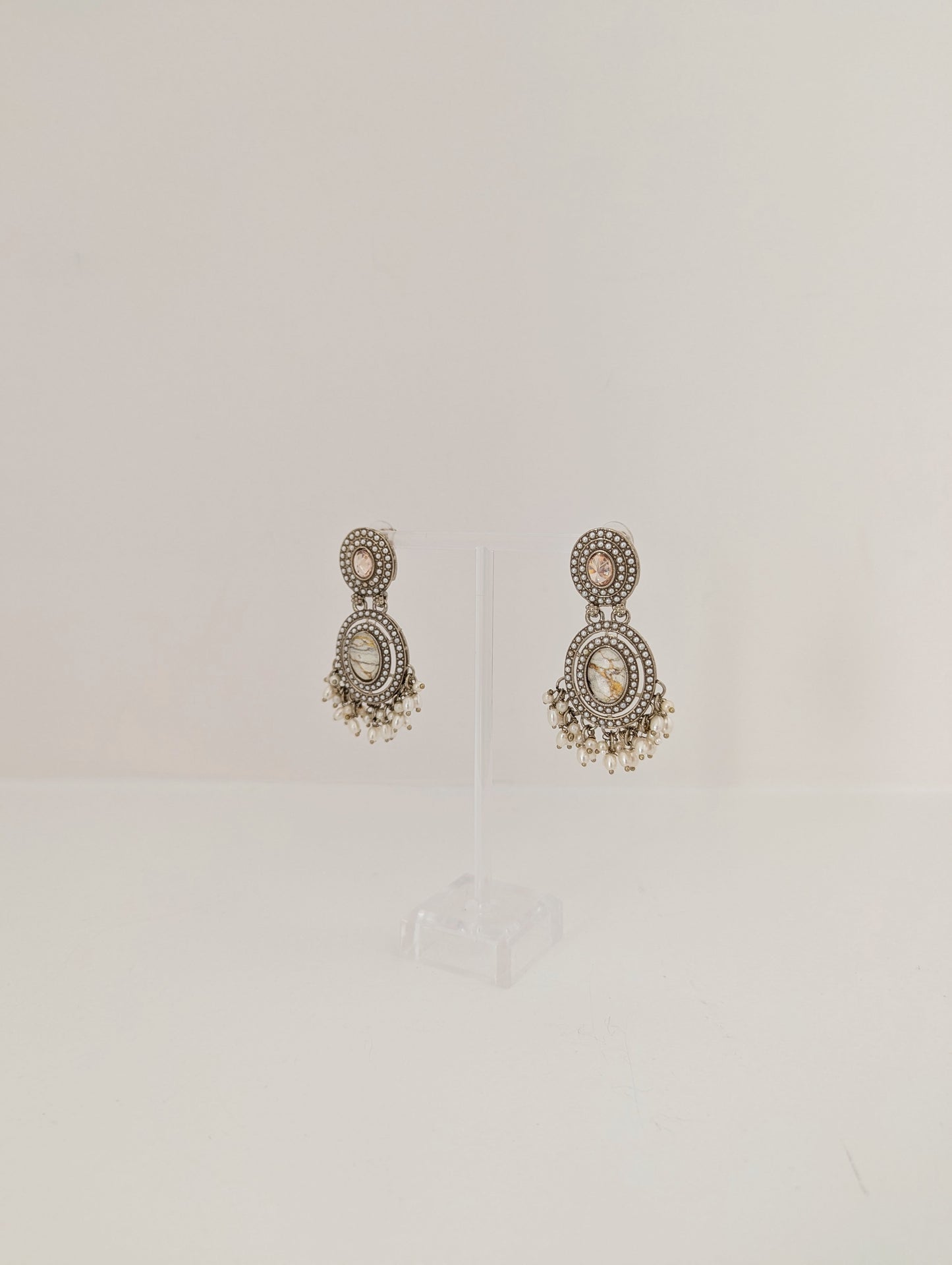 Chroma Earrings - Pearl Echo
