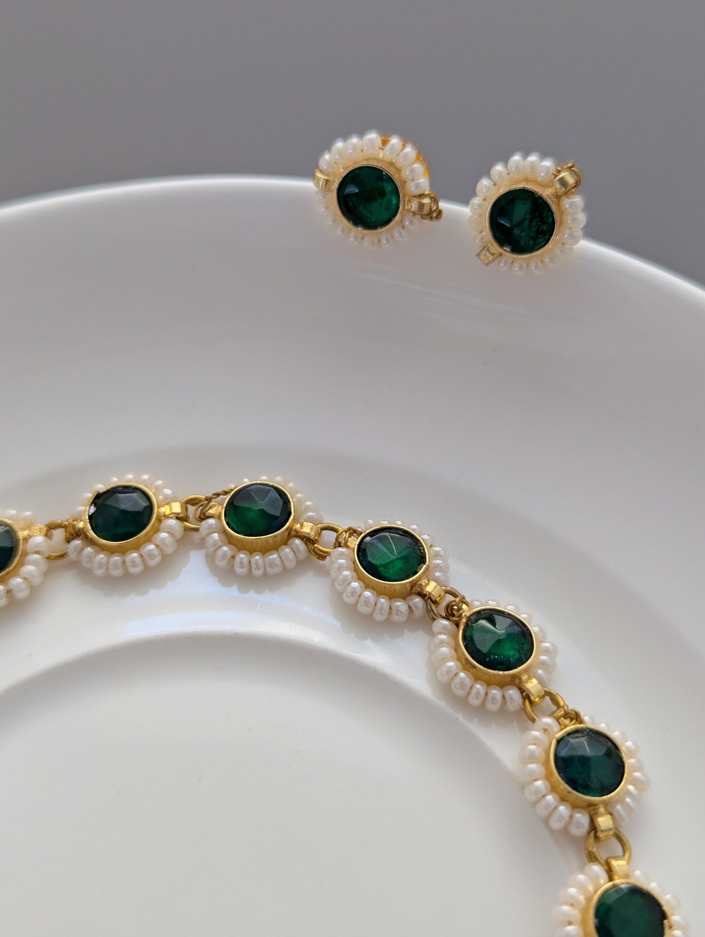 Pachi Kundan - Pearl Meadow