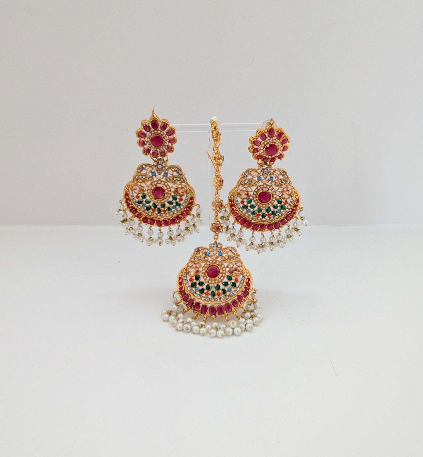 Set - Maang Tikka and Earrings - Red
