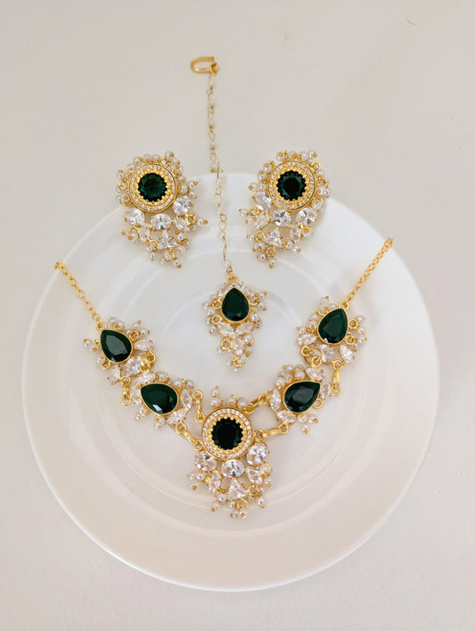 Classic Freshwater Pearl - Emerald Aura