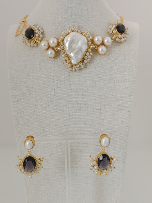 Classic Mimi - Freshwater Pearls and Amethyst Crystals, Gold Plated, Necklace and Earrings set.