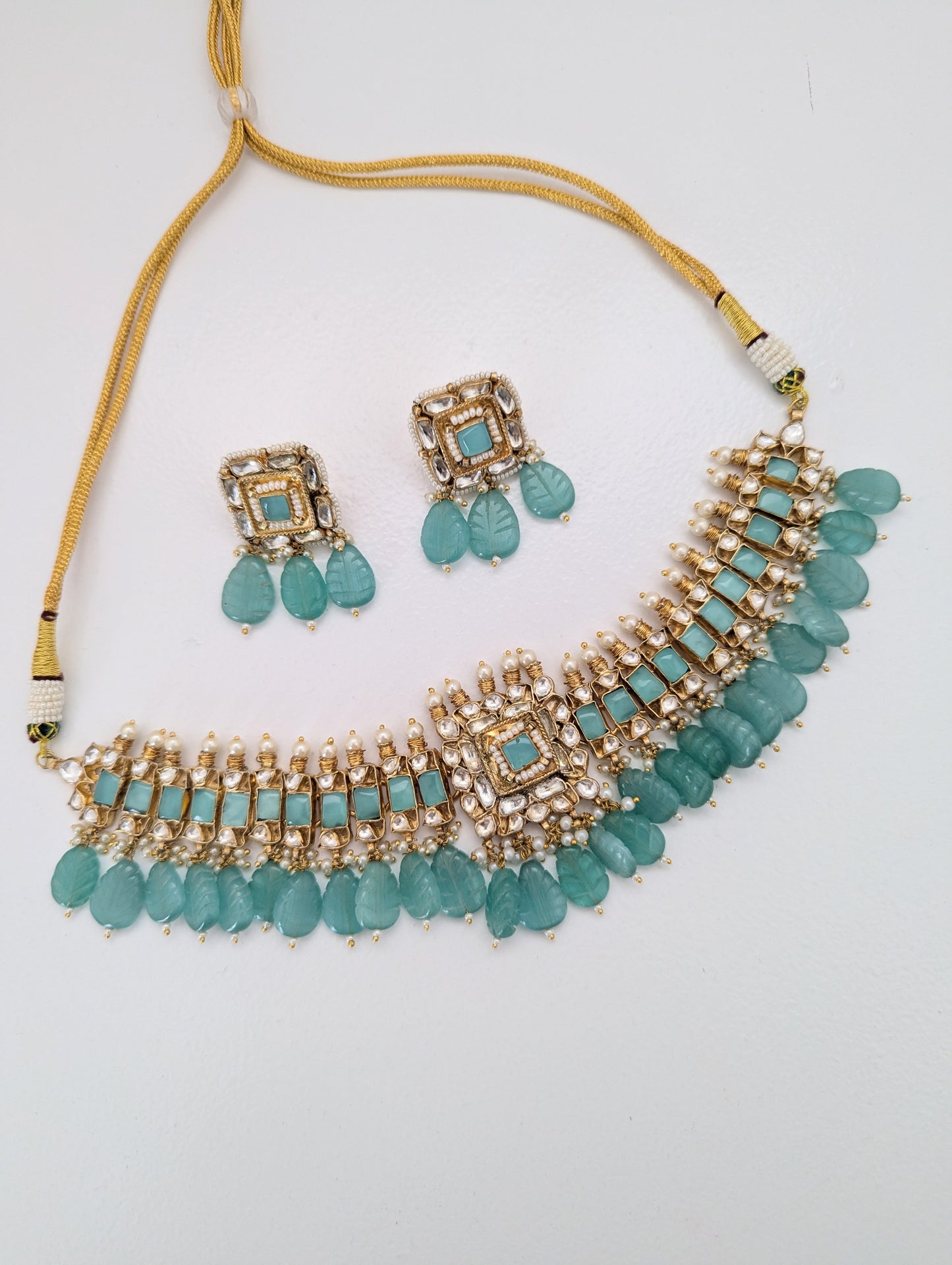 Zehra Seafoam Choker Set