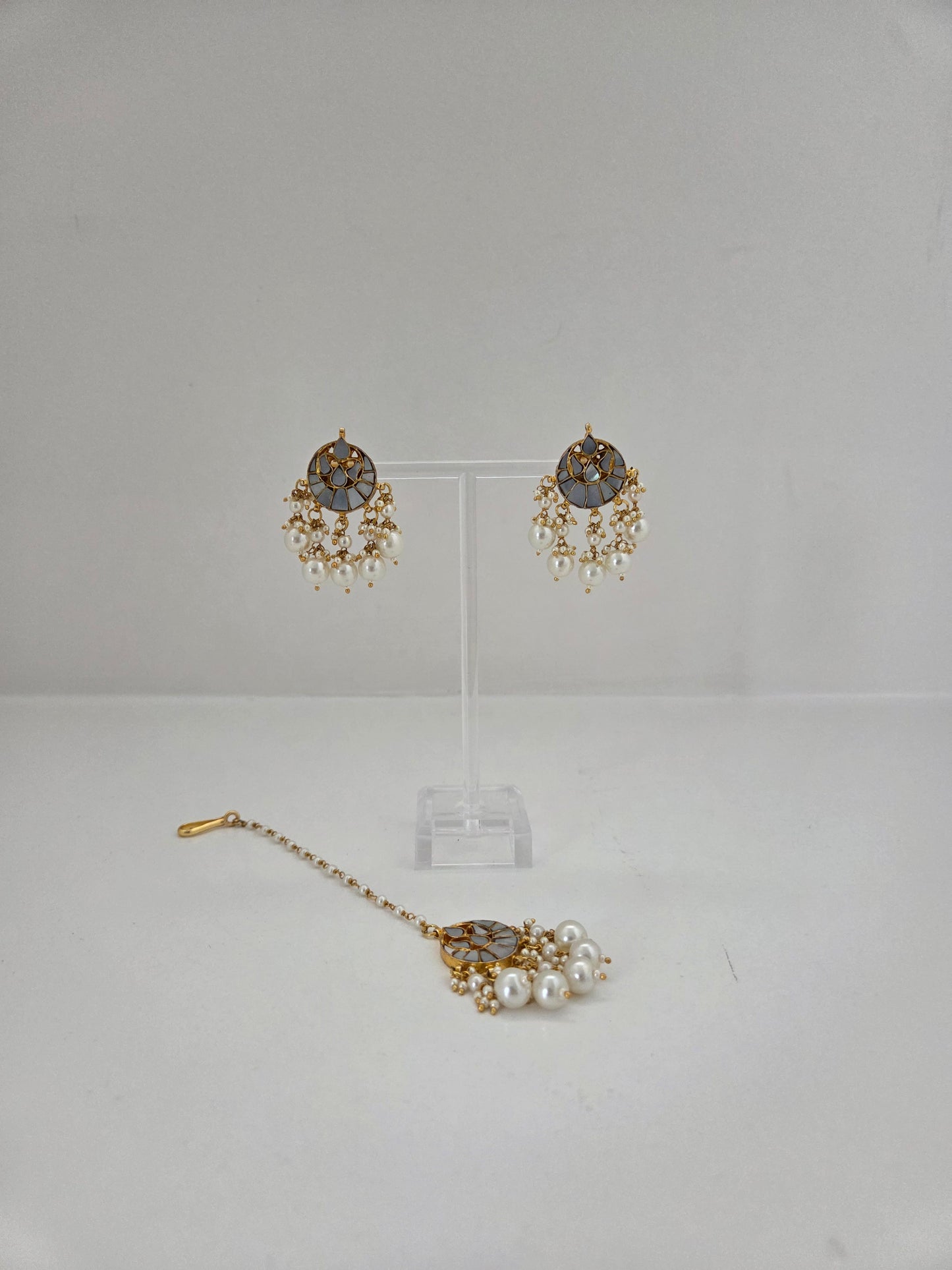 Alaia Earrings and Maang Tikka Set
