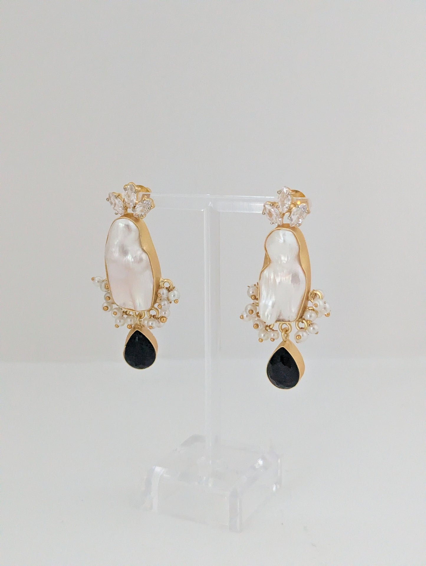 Freshwater Pearl Earrings - Scarlet Pearl Bloom - Black