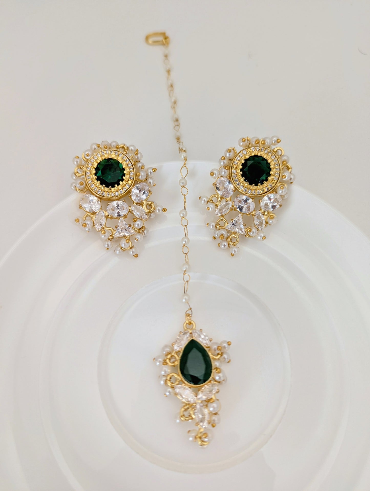 Classic Freshwater Pearl - Emerald Aura