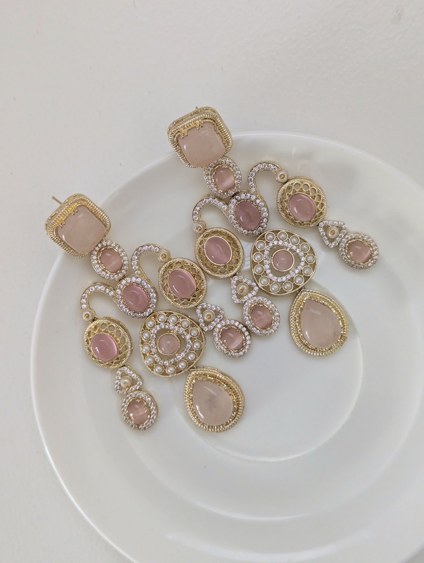 Rosé Aura Chandeliers