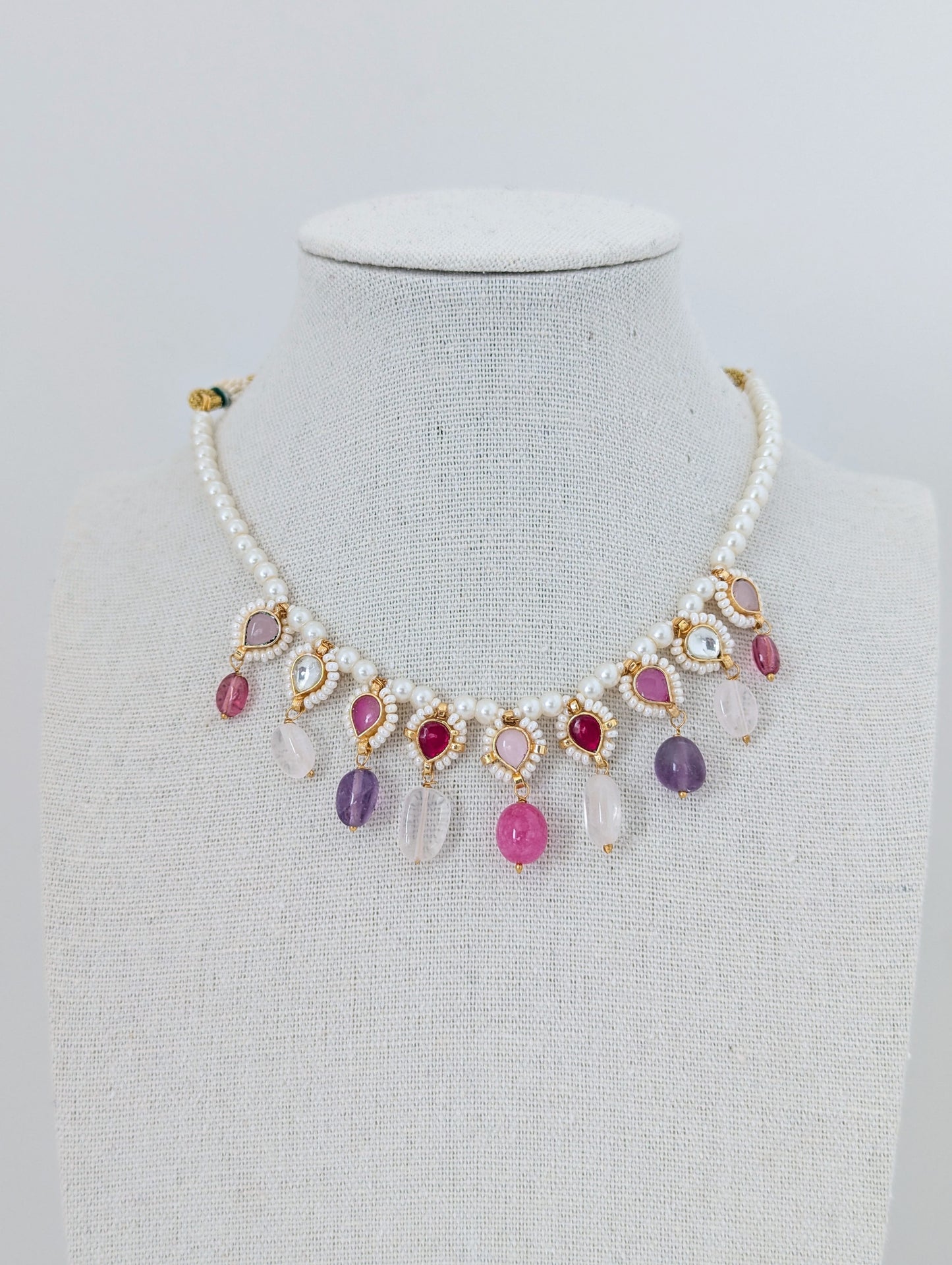 Royal Pearl - Magenta Center