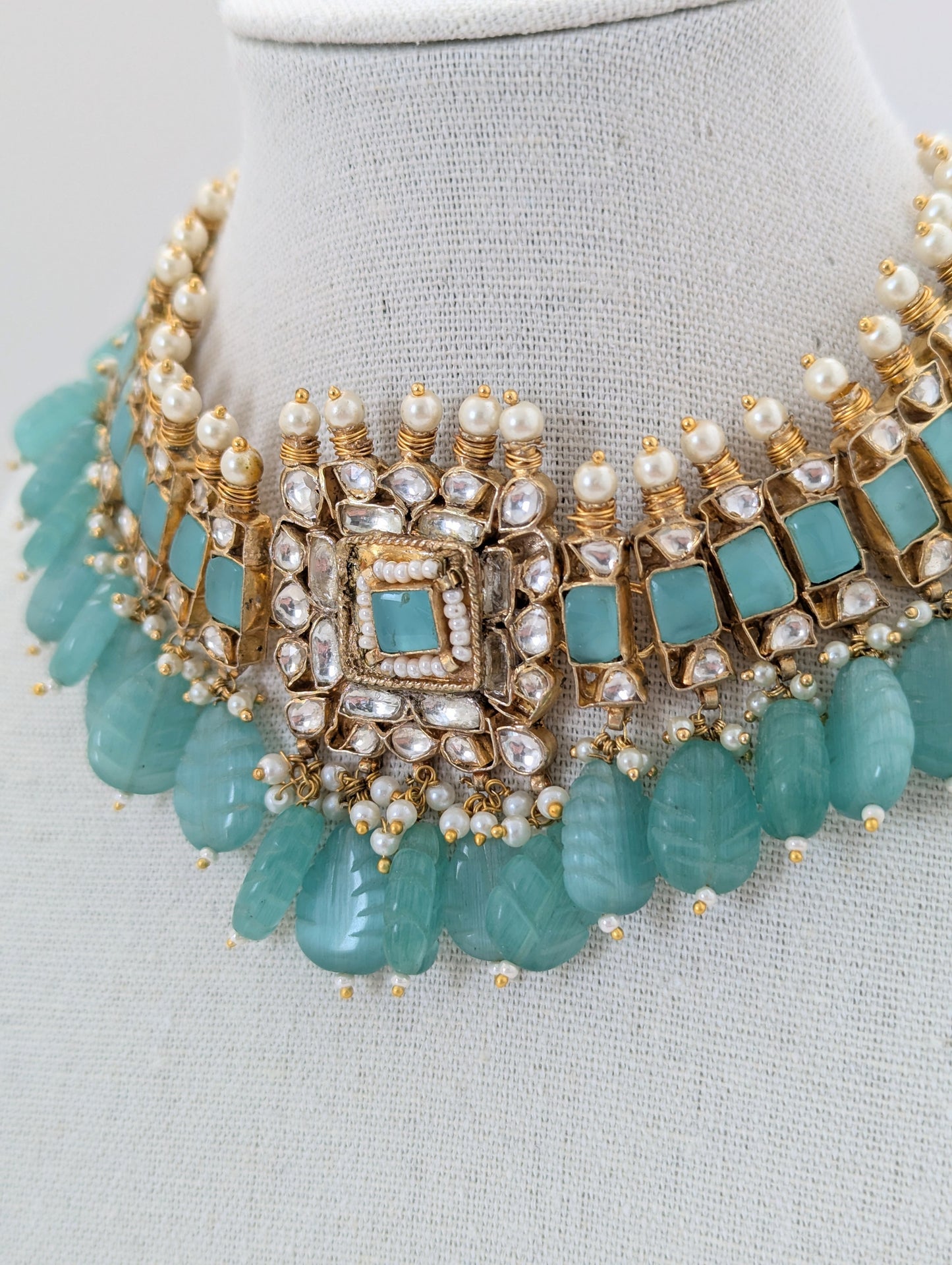 Zehra Seafoam Choker Set