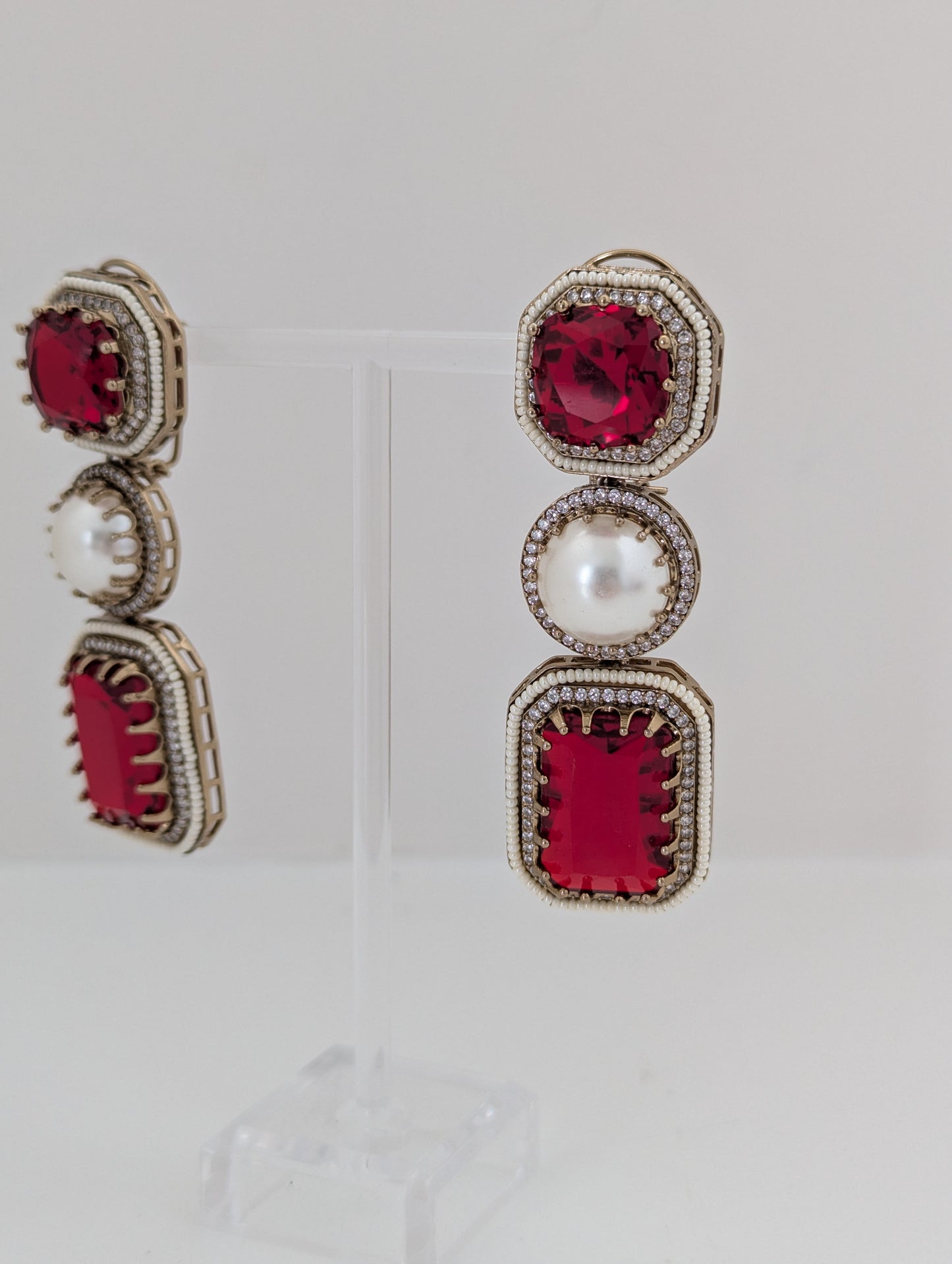 The Royal Courtyard Earrings - Red
