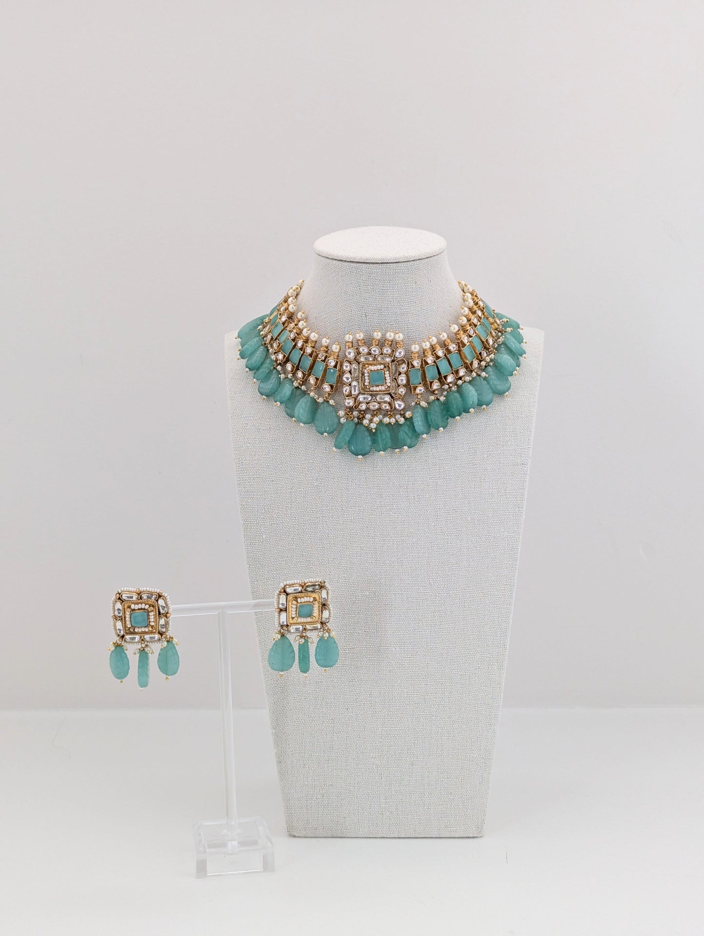 Zehra Seafoam Choker Set