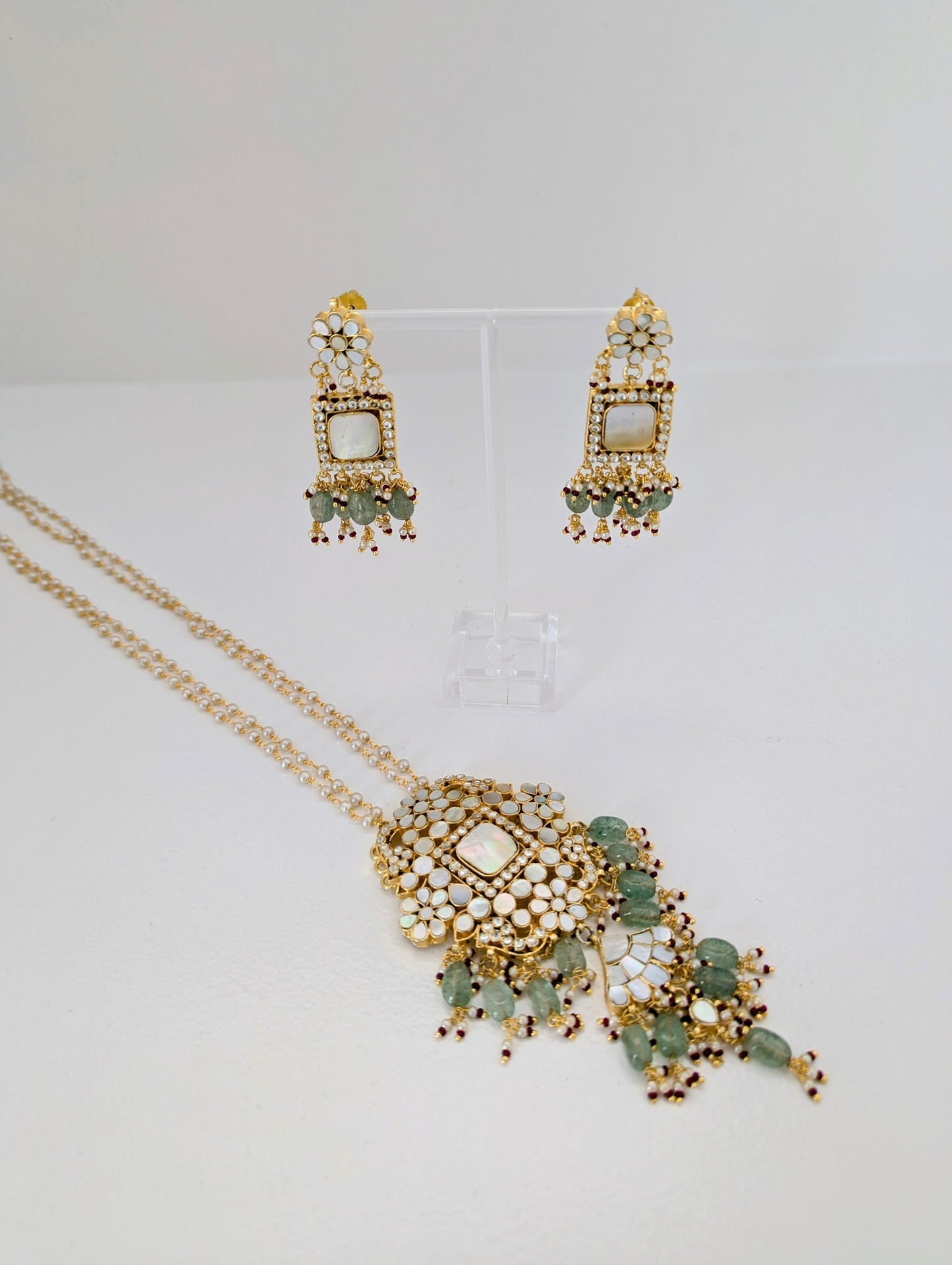 Gulnaar Heirloom Set