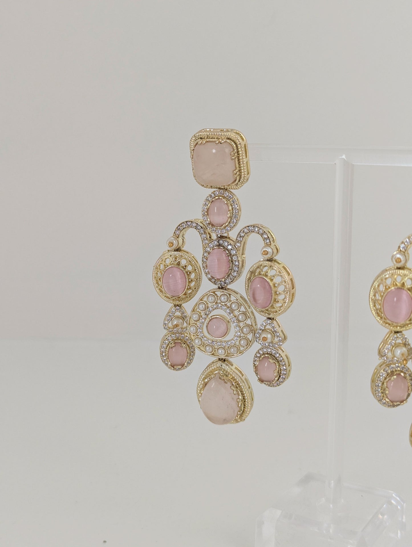 Rosé Aura Chandeliers