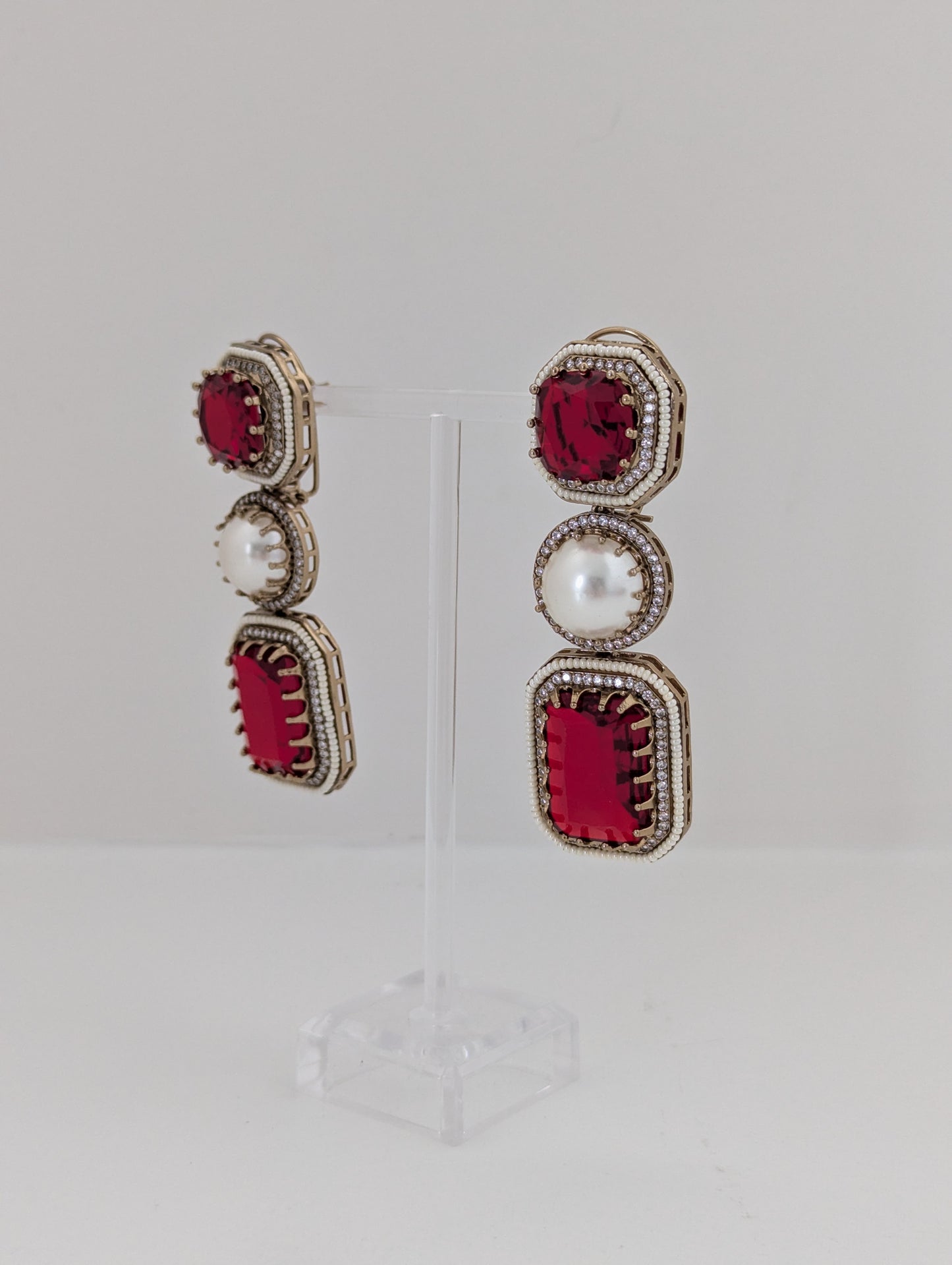 The Royal Courtyard Earrings - Red