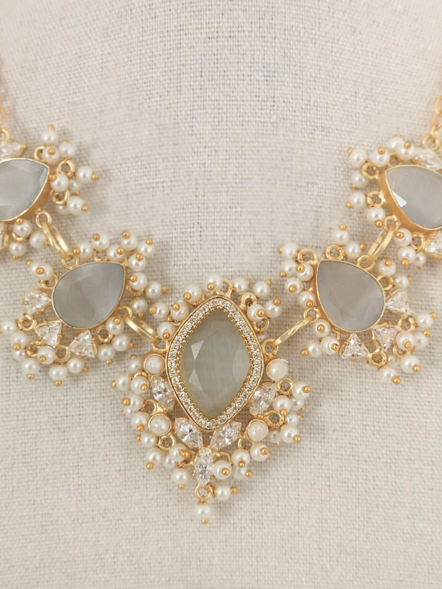 Classic Mimi Freshwater Pearl Collection - Mona Lisa Crystals and Zircon, Gold Plated - Grey/Silver Set
