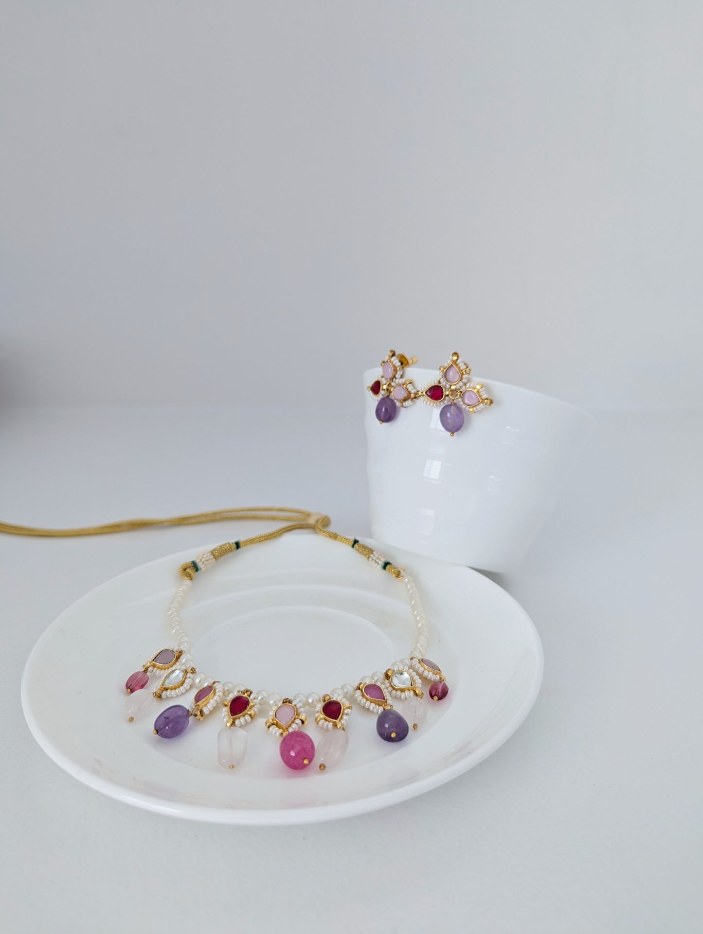 Royal Pearl - Magenta Center